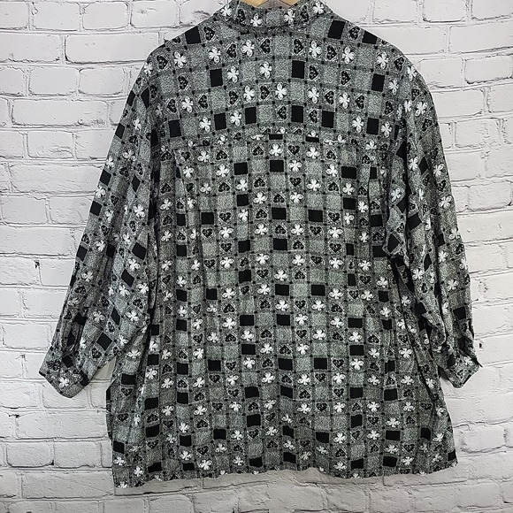 Pendleton Womens Plus Sz 1X Hearts and Clover Button Down Blouse Black White - Picture 8 of 9